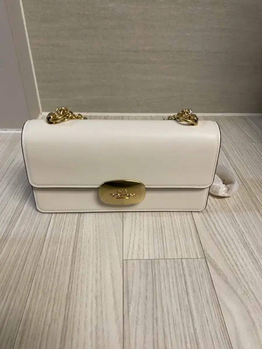 COACH コーチ イライザ フラップ クロス
