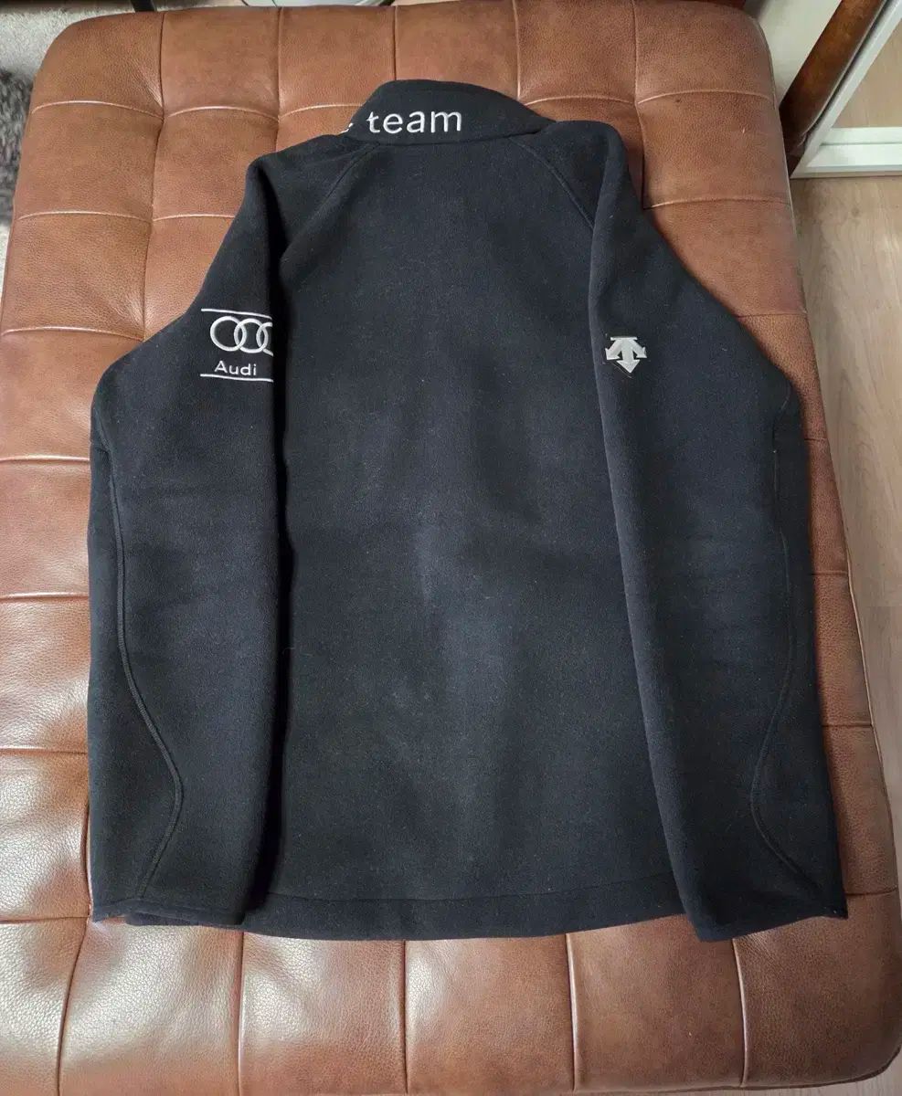 DESCENTE デサント