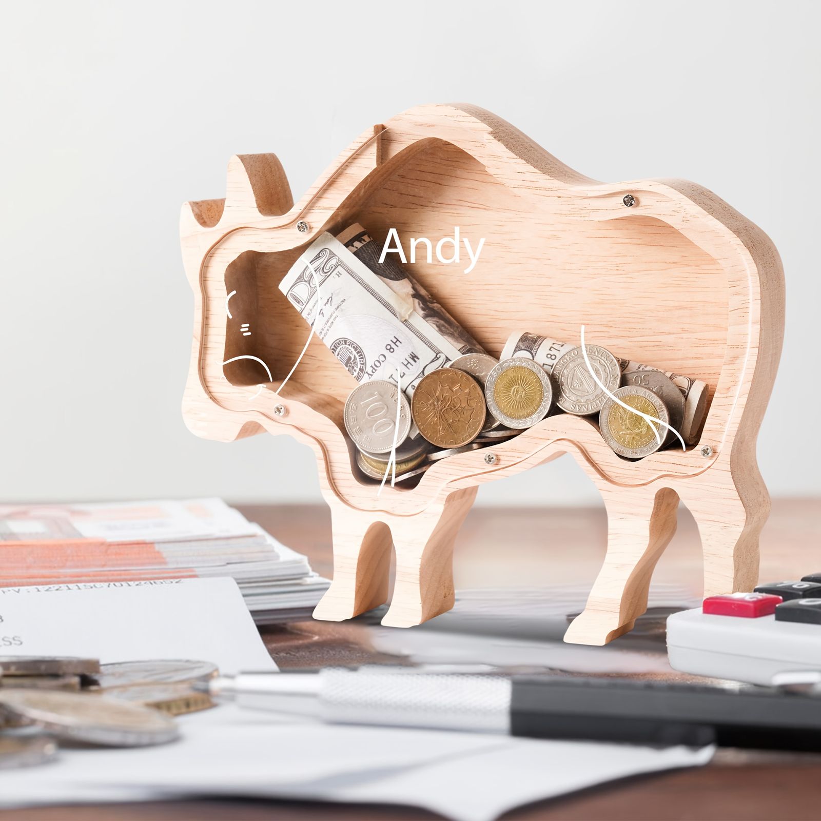 個人の「アンディ」名の木製貯金箱 - 耐久性のある牛の形状の
