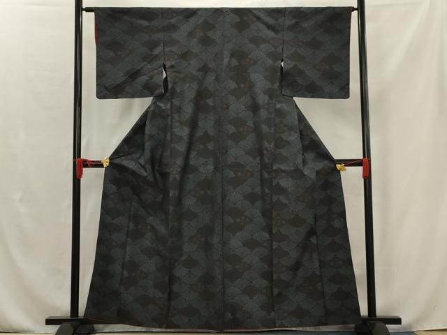 あいめい様3点専用 正絹染め大島紬　絵羽　おぼろ柄　絞り　付下げ あいめい様3点専用 正絹染め大島紬 絵羽 おぼろ柄 絞り 付下げ