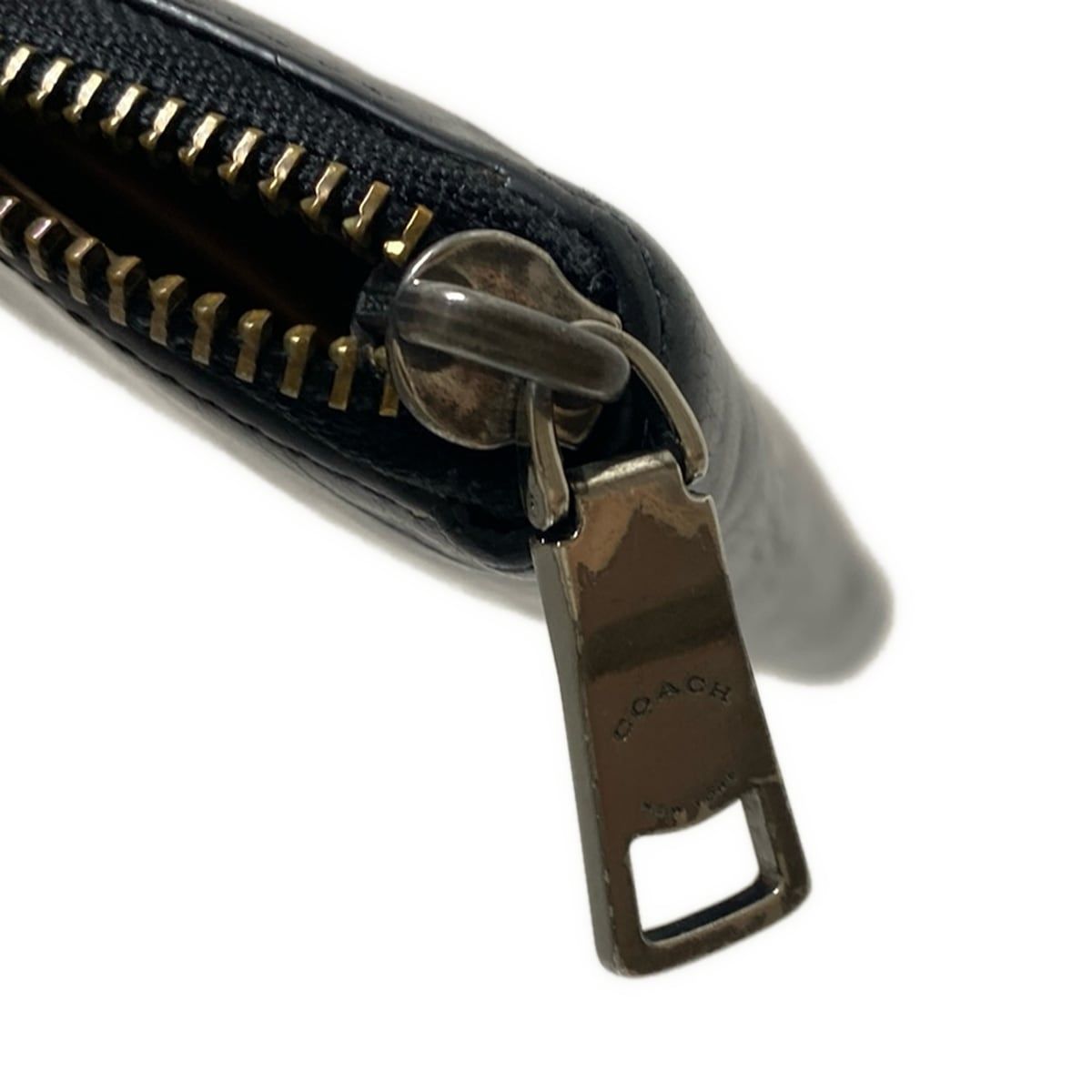 ラウンドファスナー レザー