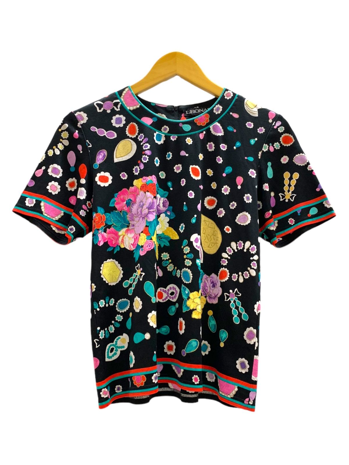 レオナール　Leonard 花柄 半袖Tシャツ　 黒/白 LEONARD（Tシャツ(半袖/袖なし)）のフリマアイテム一覧