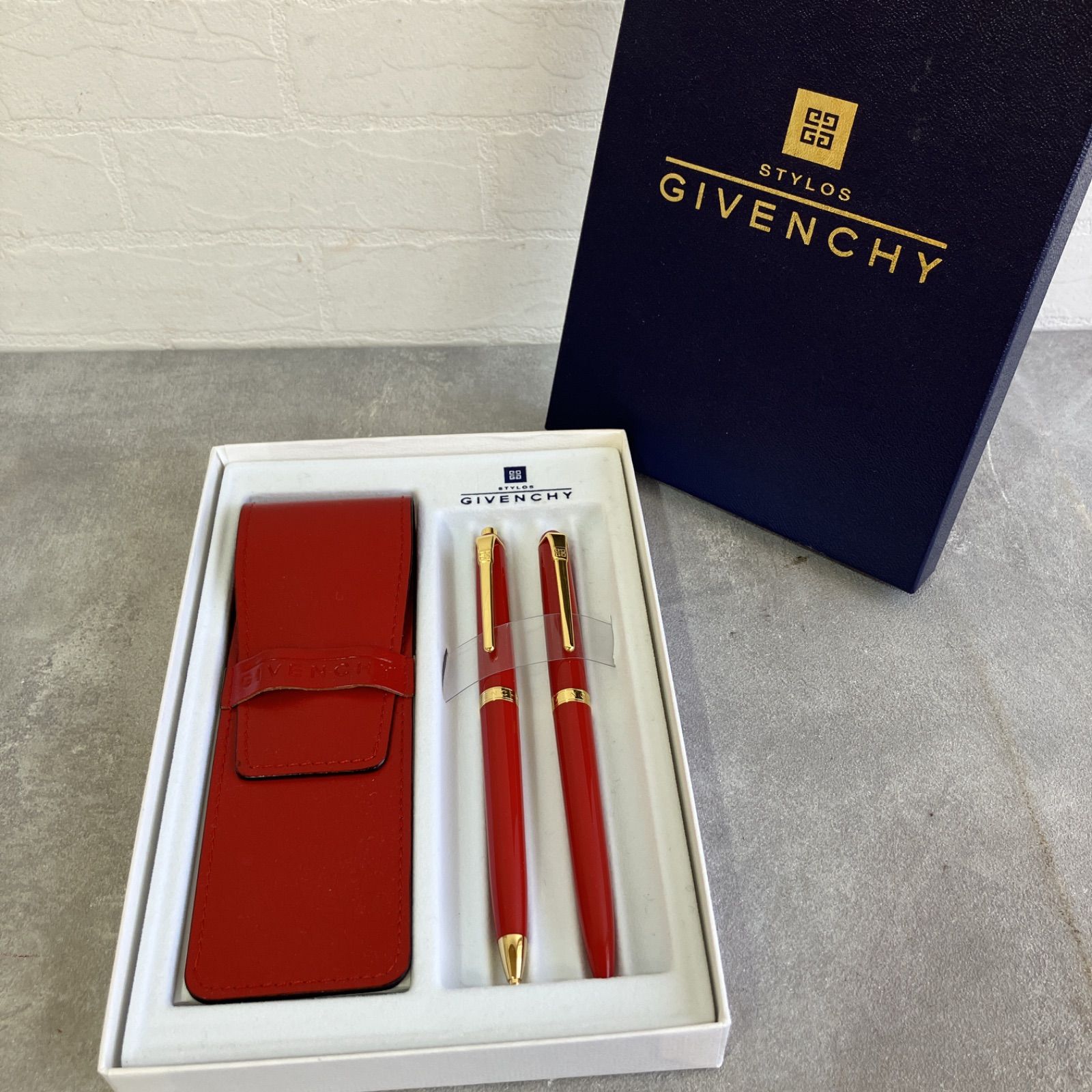 未使用品】GIVENCHY ジバンシー☆赤 ボールペン・シャープペンセット 