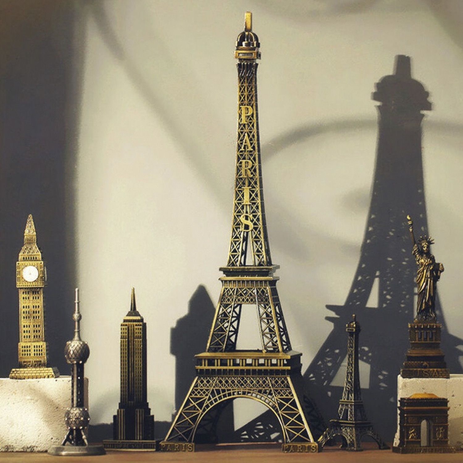 パリ エッフェル塔 置物 パリ旅行記】パリでお土産を買う場所ならここ！