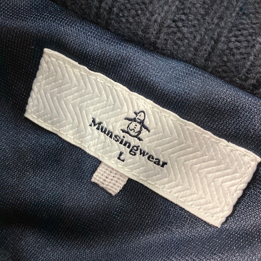 サイズ：L MUNSING WEAR マンシングウェア  裏地付 ハーフジップ ニットセーター  ネイビー系 [240101410185] ゴルフウェア レディース ストスト サイズ：L MUNSING WEAR マンシングウェア 裏地付 ハーフジップ