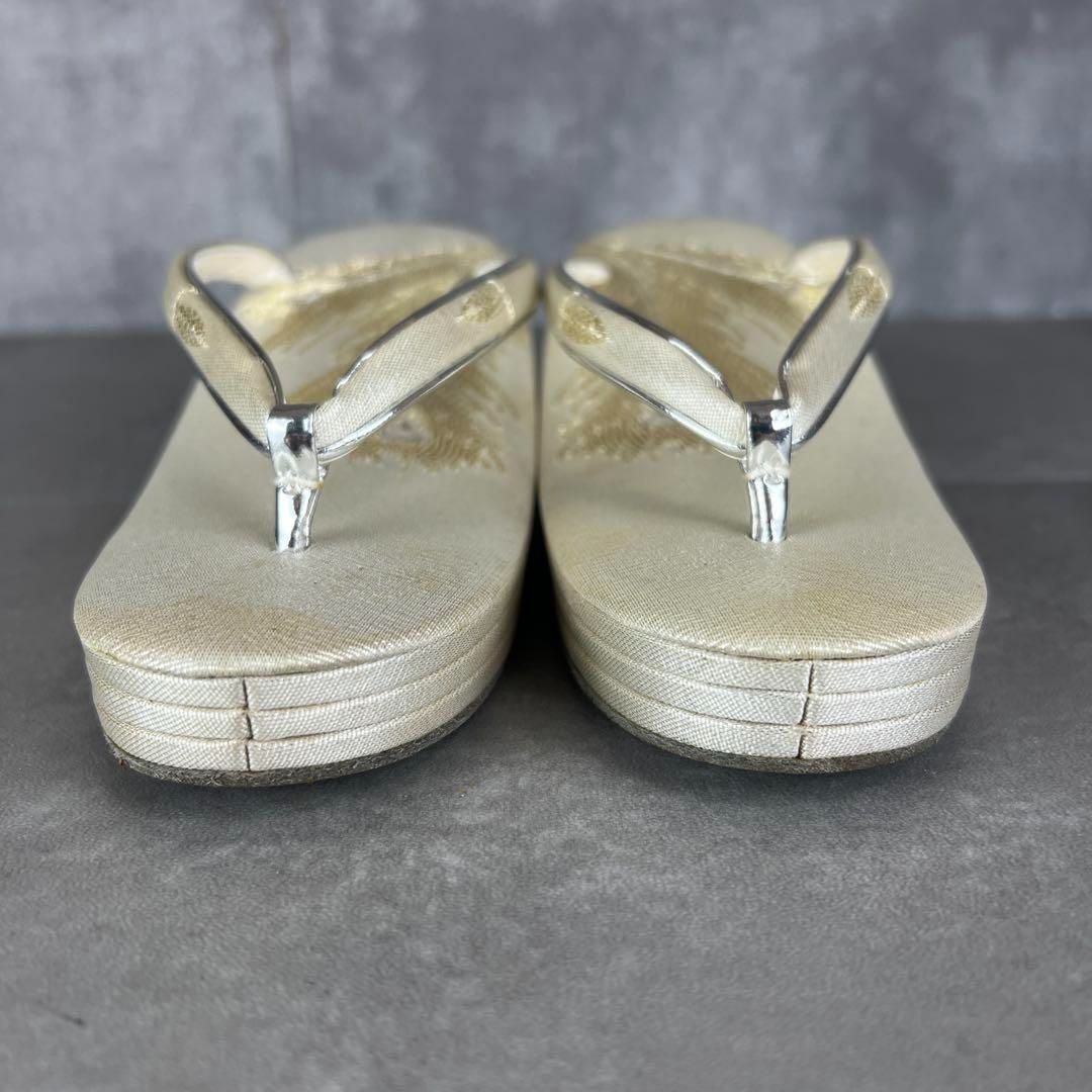 クジャク金彩 白系