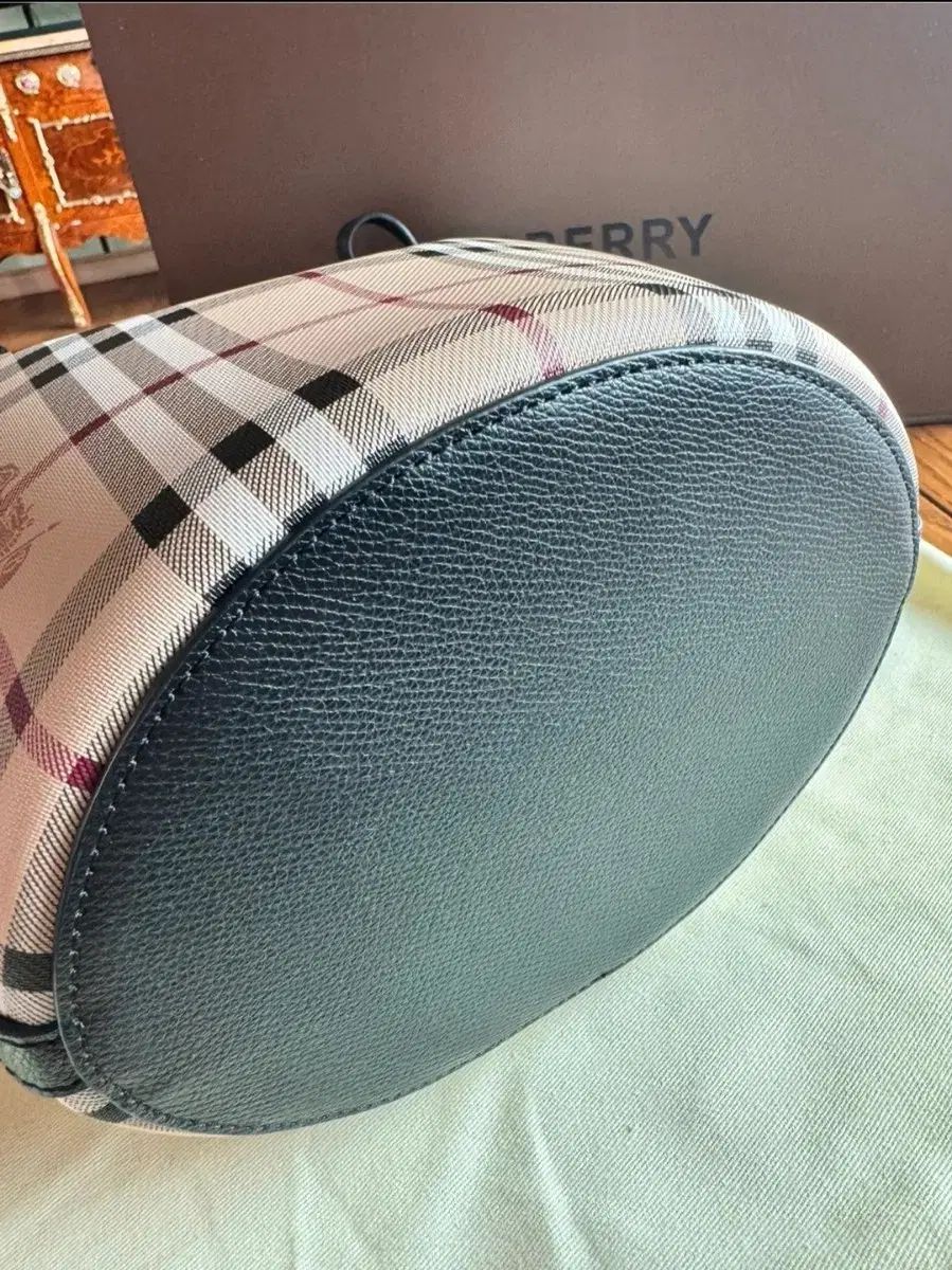 Burberry バーバリー