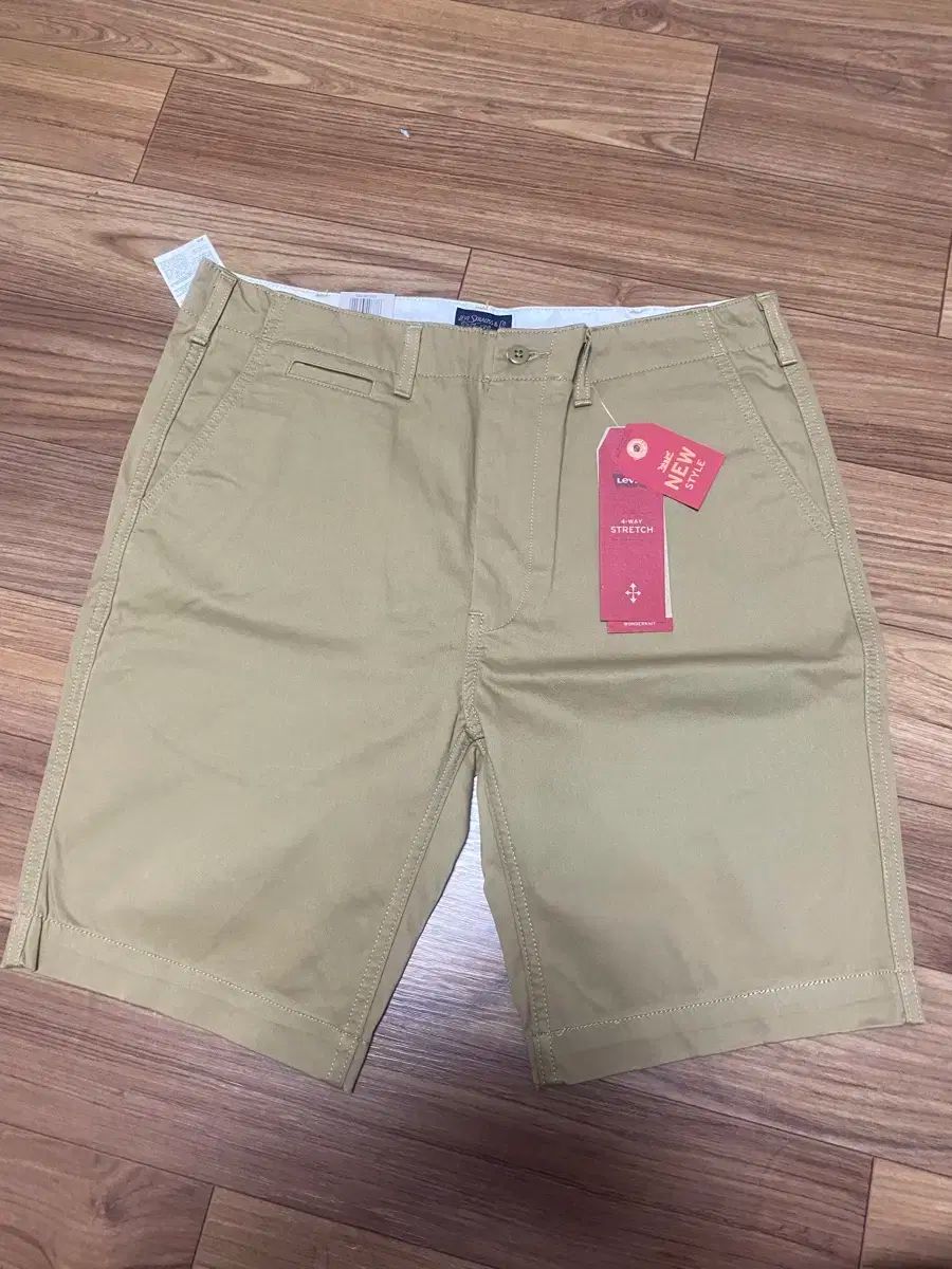 LEVI S リーバイス 綿 ストレッチ ハーフパンツ ベージュ