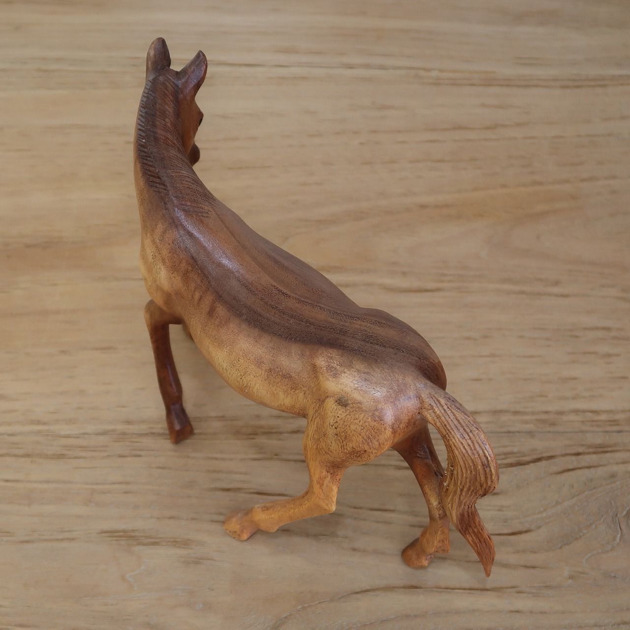 うまの置物 競馬