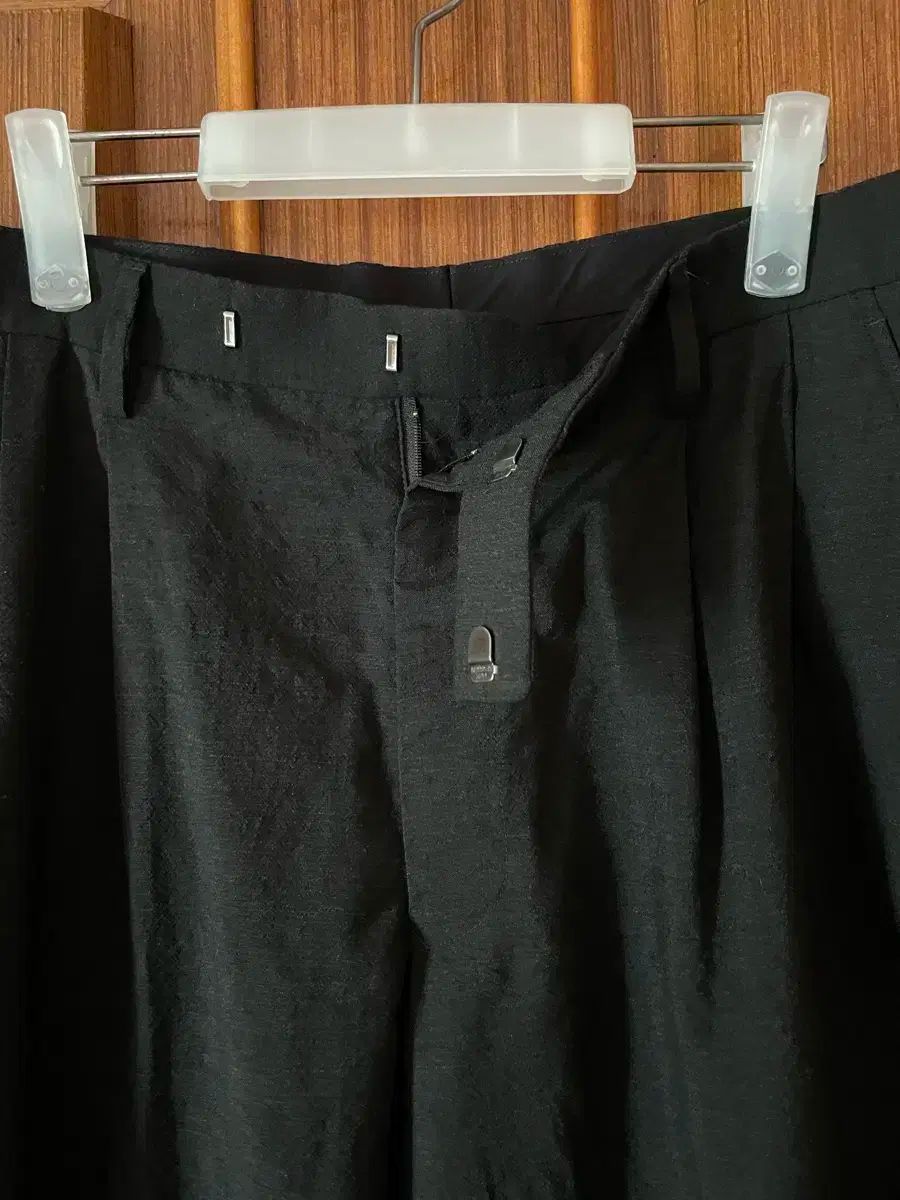 24SS、サイズ2】comoli ウールニータックパンツ（チャコール） 24SS