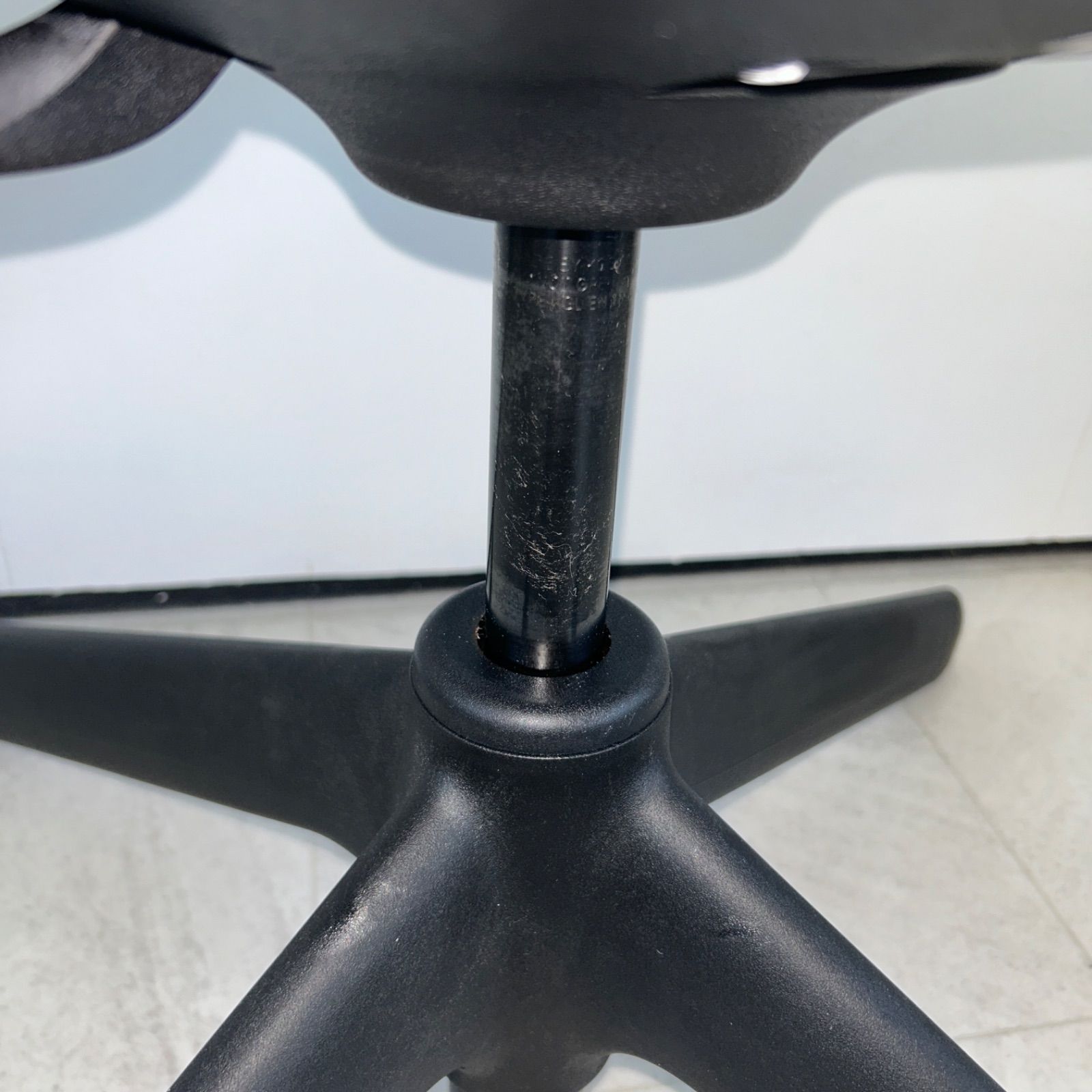  愛知県 KOKUYO コクヨ inglife イングライフ オフィスチェア 椅子 4本脚 肘なし ミディアムグレージュ 高さ調整 オフィスチェア ワークチェア 椅子 チェア