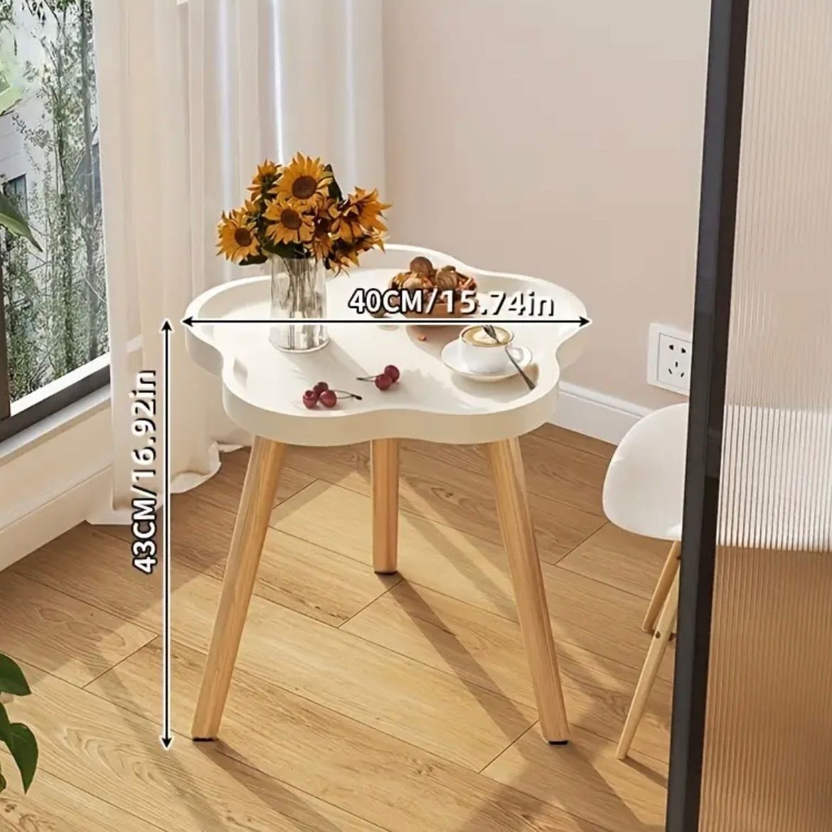 ナイトテーブル サイドテーブル ローテーブル テーブル ミニサイドテーブル 小さい小さめサイズ リビングルーム ベッドルーム バルコニー 現代的デザイン ハードウッド仕上げ かわいい おしゃれ ユニーク 個性的 お花デザイン お花 フラワーデザイン フラワー MARWIL-DEMENAGEMENTS_CH