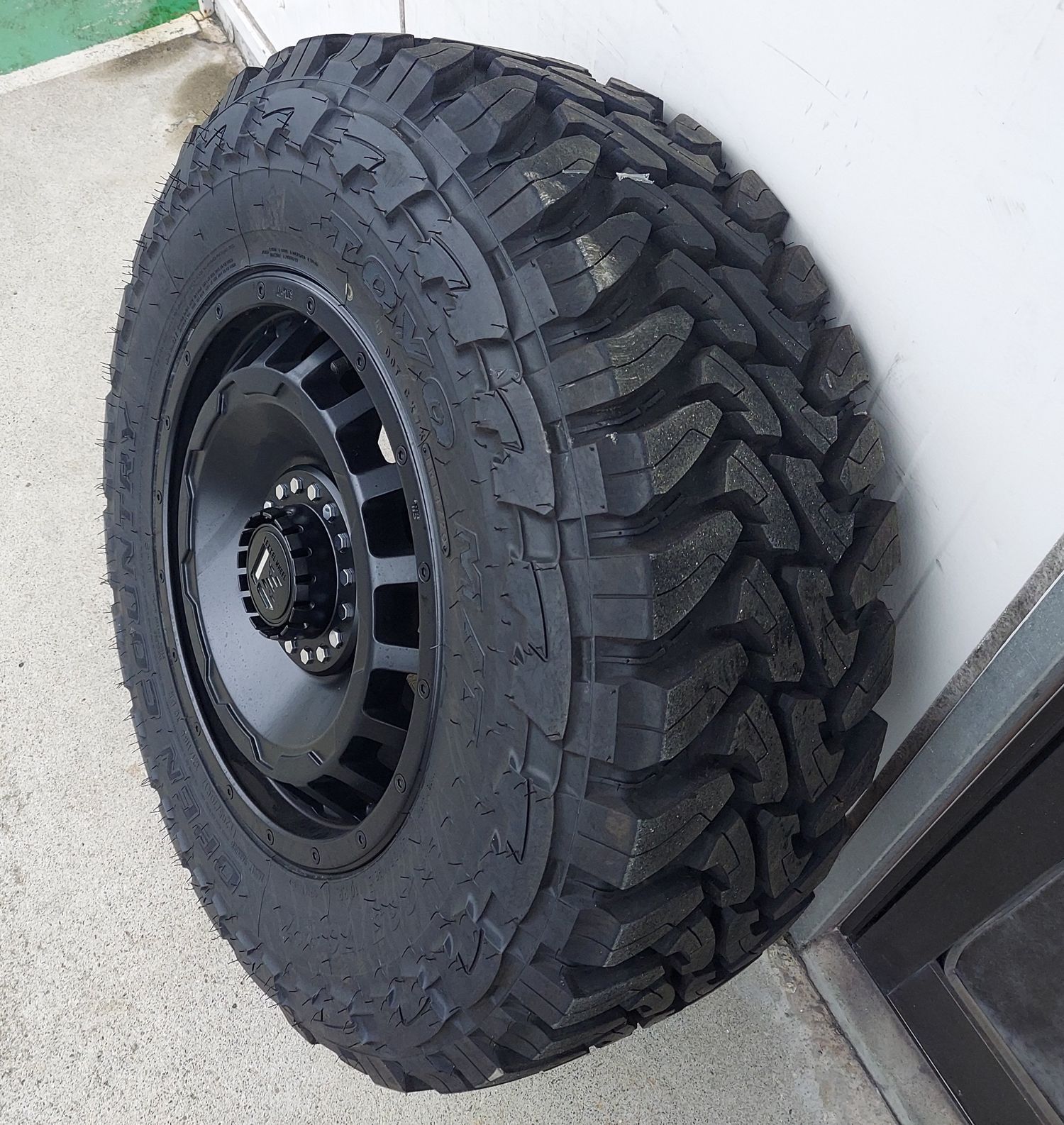 JEEP ラングラー JL JK 17インチ LEXXEL SwaGGer スワッガー TOYO OPENCOUNTRY MT 265/70R17  265/65R17 タイヤホイールセット レクセル