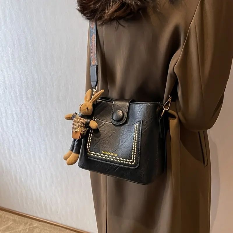 うさちゃん付きのミニミニバッグが\tLouisVuitton バッグチャーム うさちゃん付きのミニミニバッグが LouisVuitton バッグチャーム