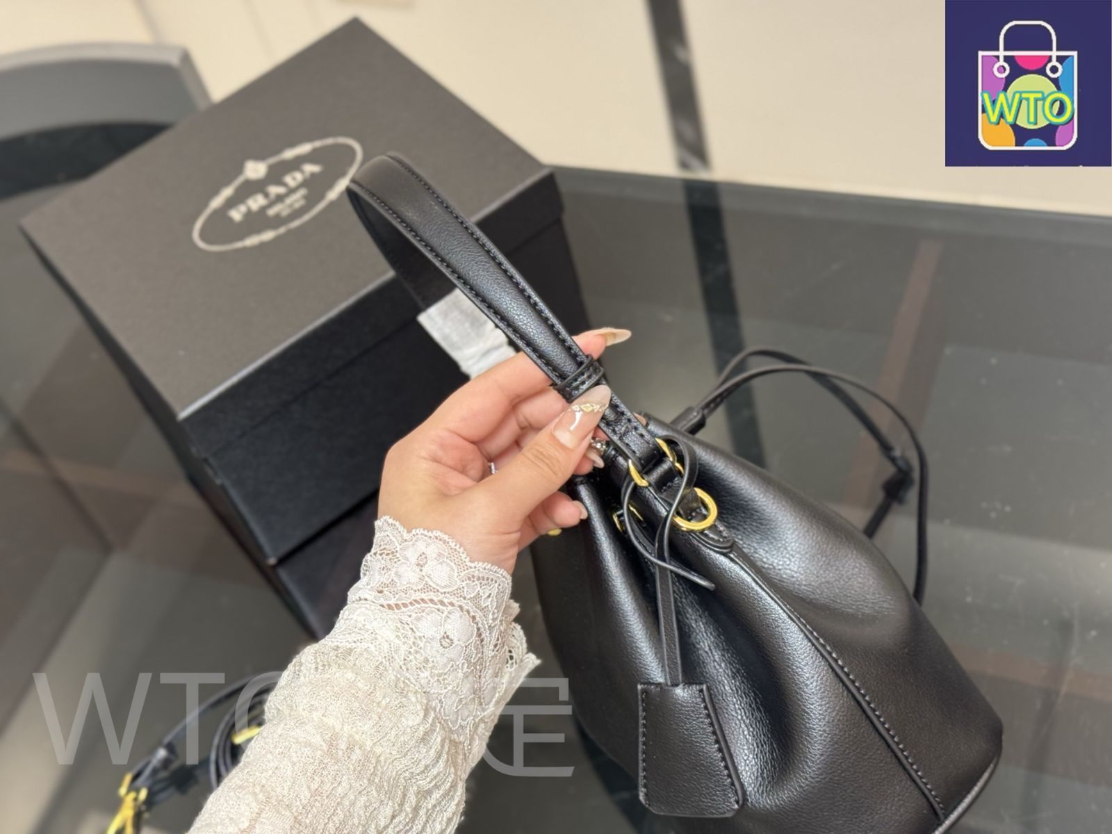 新品未使用PRADA ブラック バケットバッグ Prada バックル バケットバッグ | ブラック | FARFETCH JP