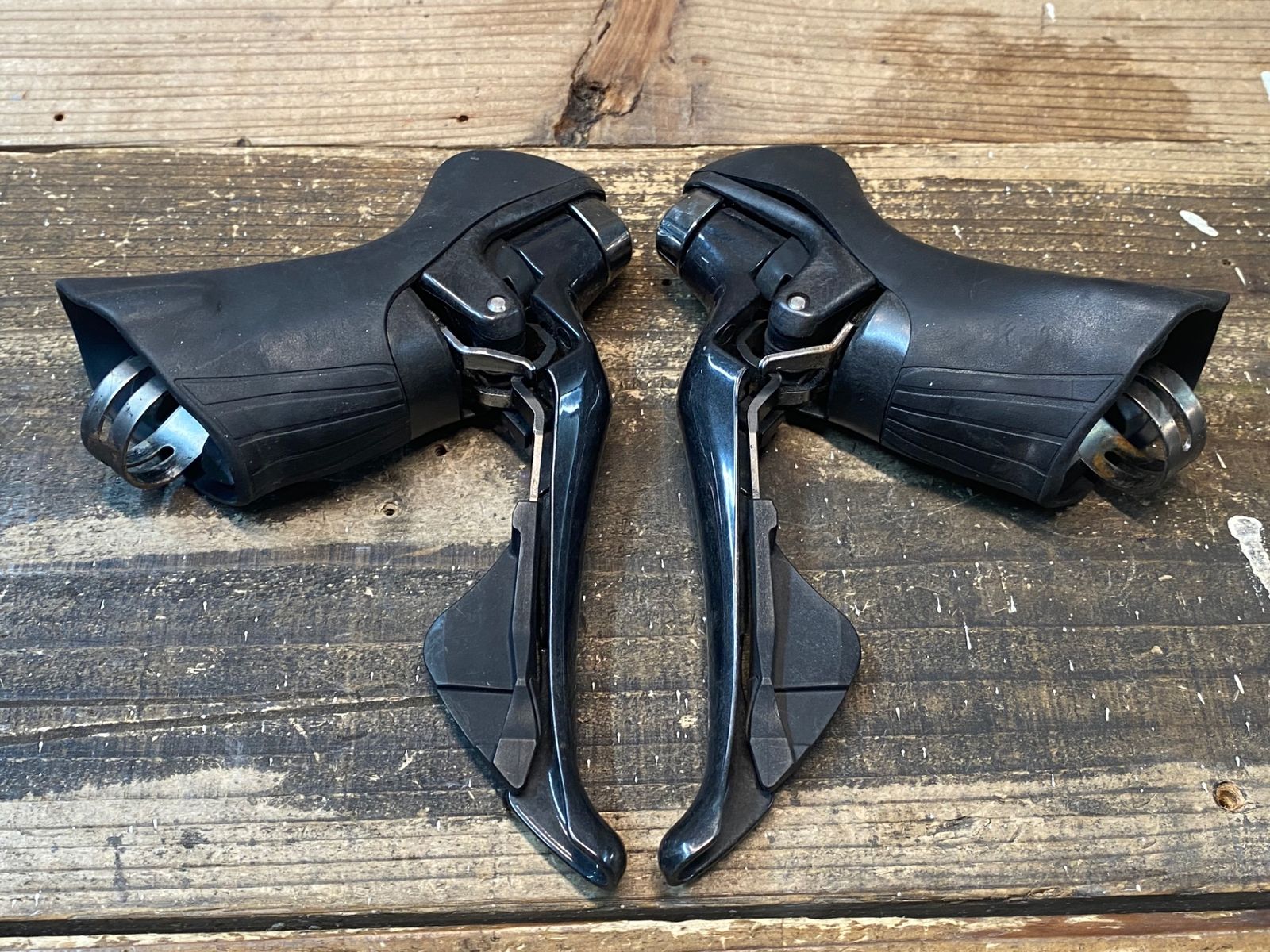 パーツ ST-R8000 ultegra SHIMANO（シマノ）ST-R7000/ST-R8000 ブラケットカバー 左右ペア