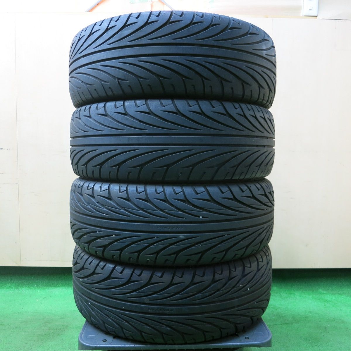 中古溝あり‼️ピレリスタッドレスセット2021年製185/60R15 ヴィッツ等