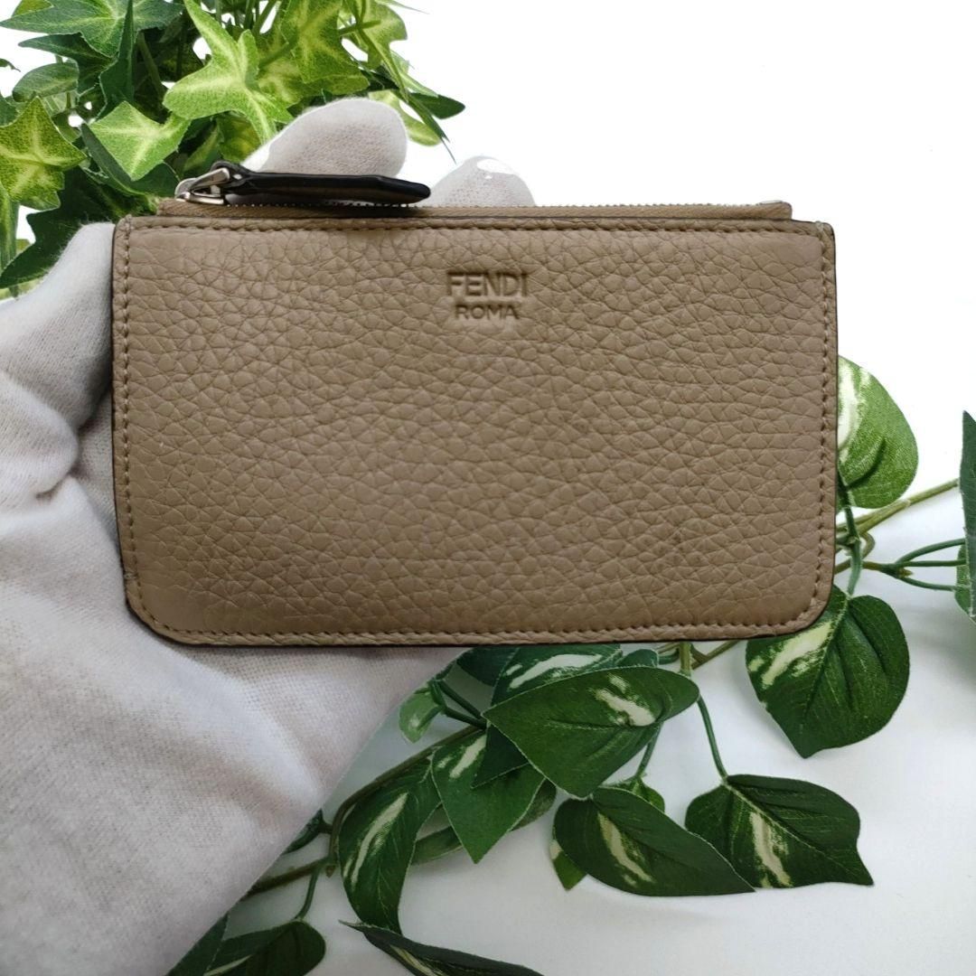 フェンディ フラグメントケース コインカードホルダー ベージュ