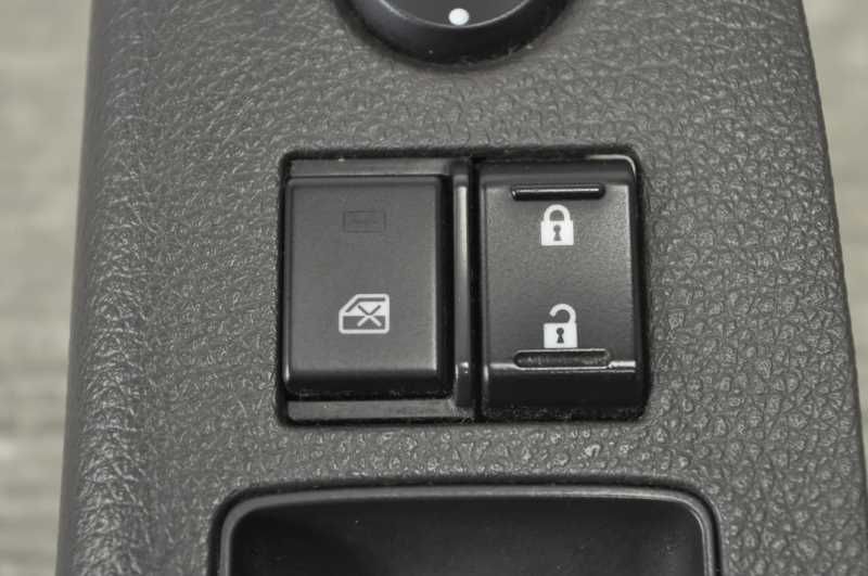 パワーウィンドウスイッチ