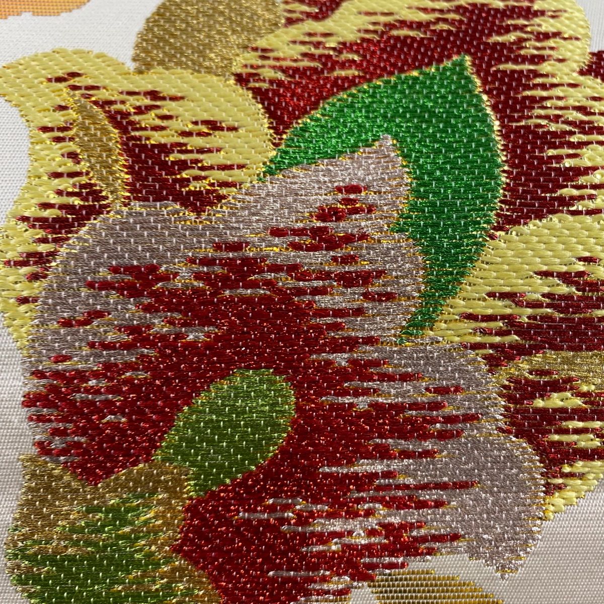 袋帯 秀品 草花 箔 金糸 クリーム 六通 正絹