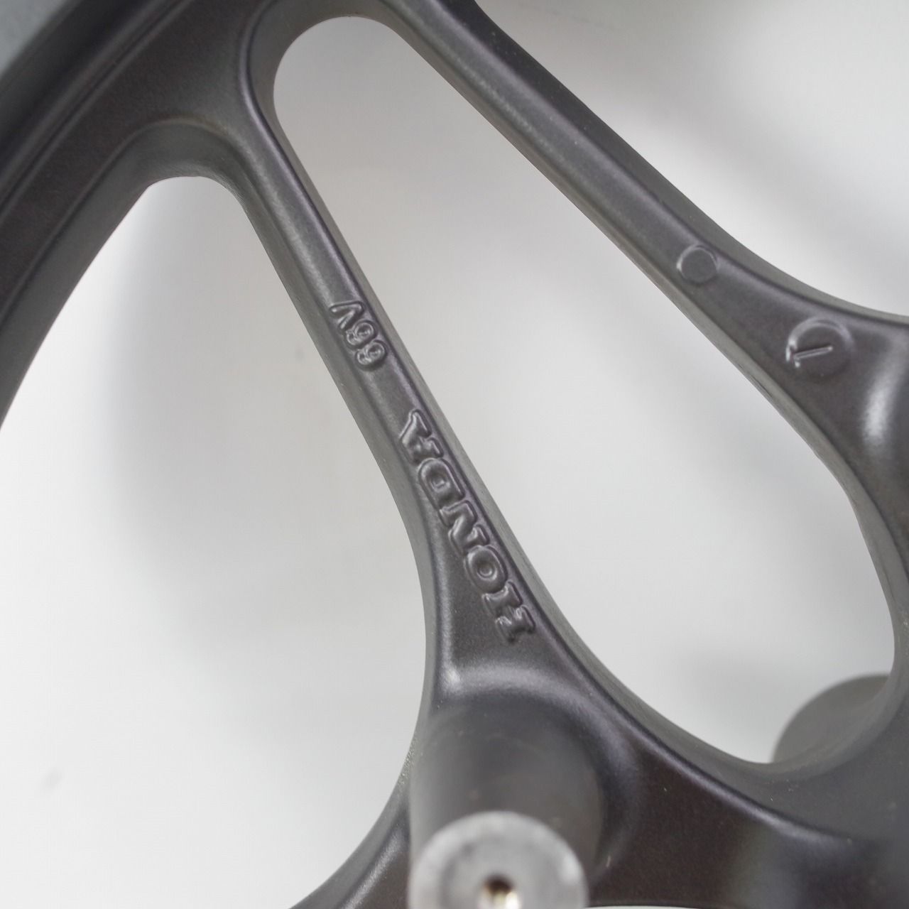 ホンダ CB1100 SC65 純正 フロントホイール MGC 目視で曲がり無し ガリキズ小