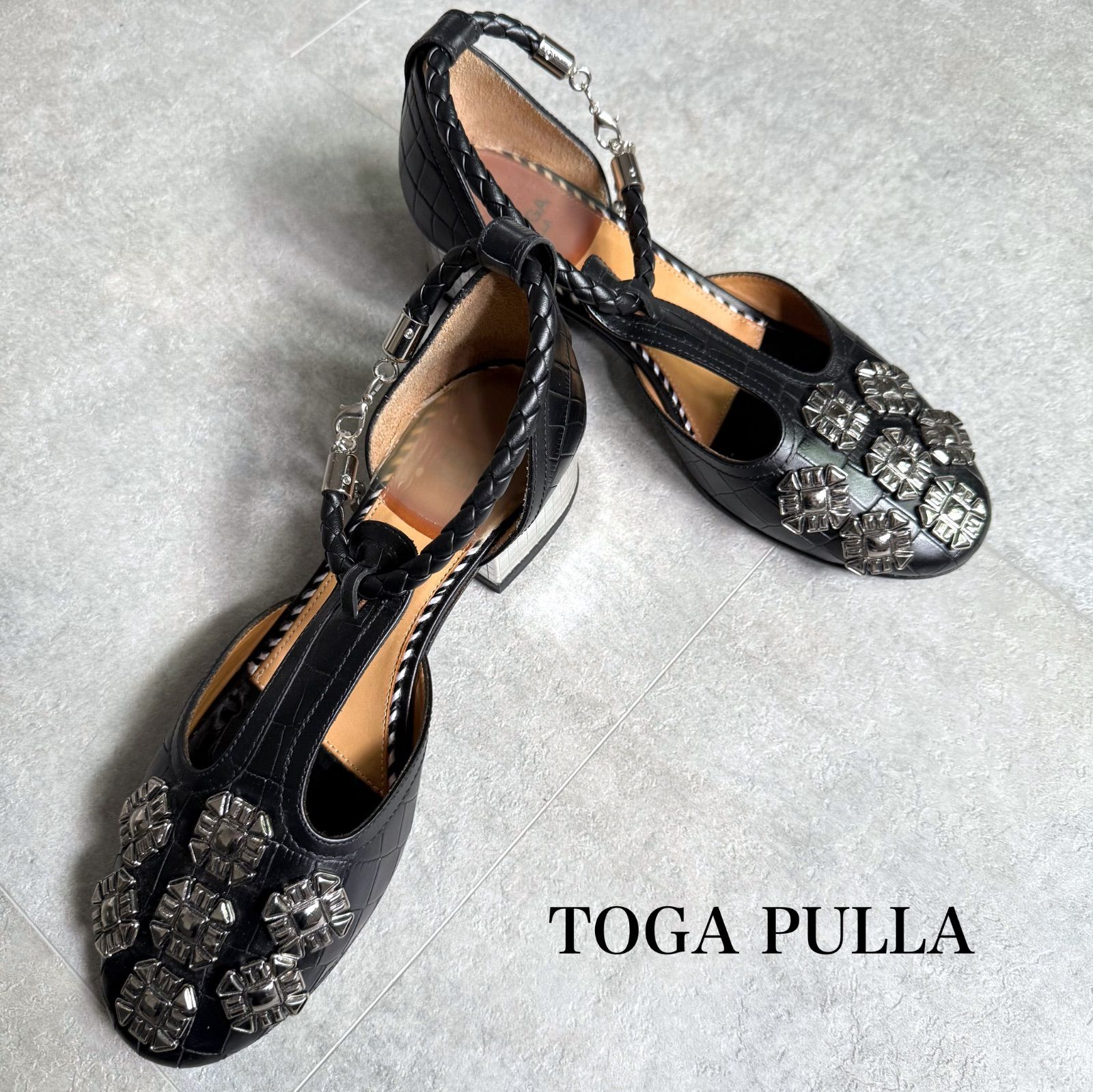 TOGA PULLA トーガプルラ アンクルストラップ メタル スタッズ パンプス レザー ブラック シルバー 38 24cm