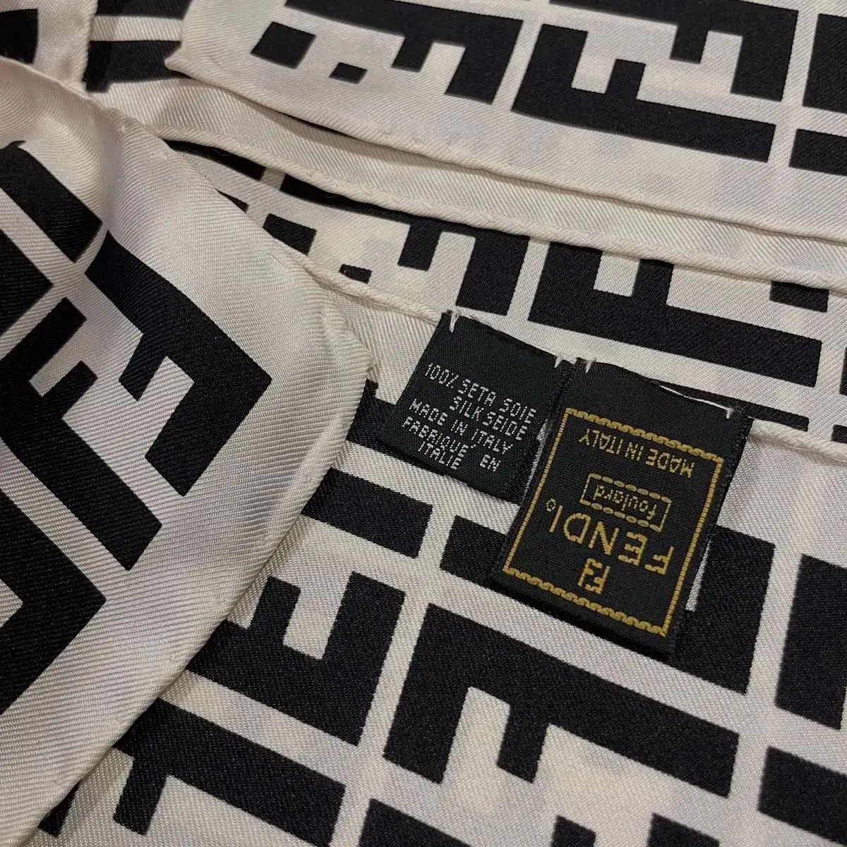 フェンディ大判シルクスカーフ(98×98) フェンディ(FENDI) スカーフ | 通販・人気ランキング - 価格.com