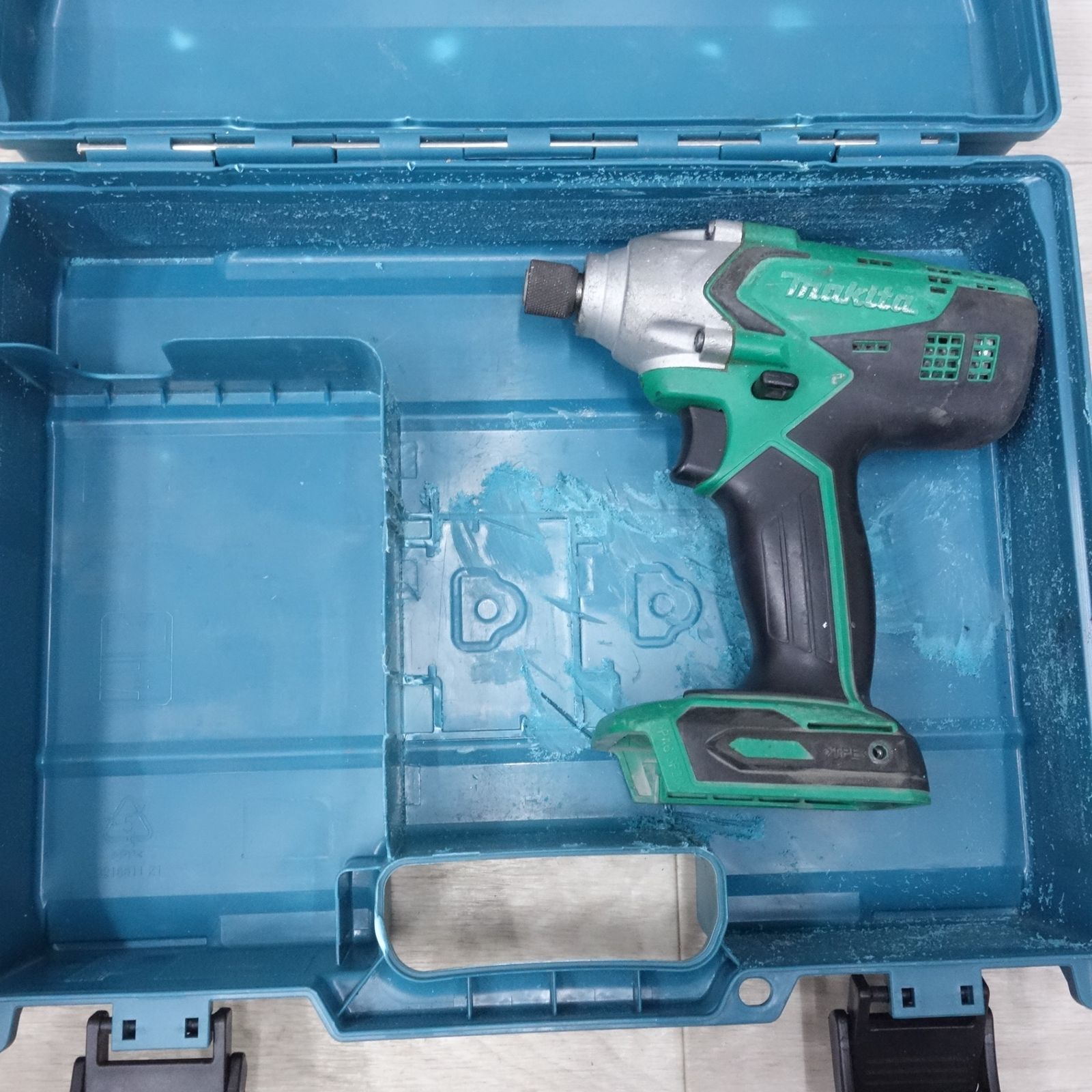 ジャンク makita マキタ 充電式インパクトドライバ TD001G 中古品 