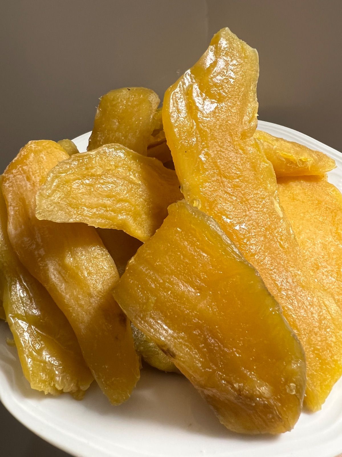 糖度の高い平切り黄金干し芋箱こみ800g❣️新物❣️無添加・低カロリー❣️砂糖不使用❣️　ホクホク系ほしいも　真空パックでのお届け！新物　柔らかくて甘い　健康食品　大人気　無添加　便秘の改善に役立つ