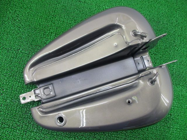 FLSTF1450 タンク ガンM/黒 ハーレー 純正 バイク 部品 状態良好