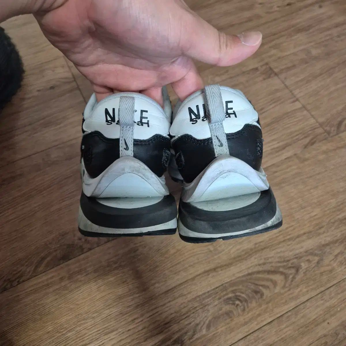 NIKE
