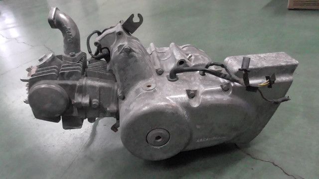 マグナ50　AC13-1000xxx　の　エンジン:#1737684578