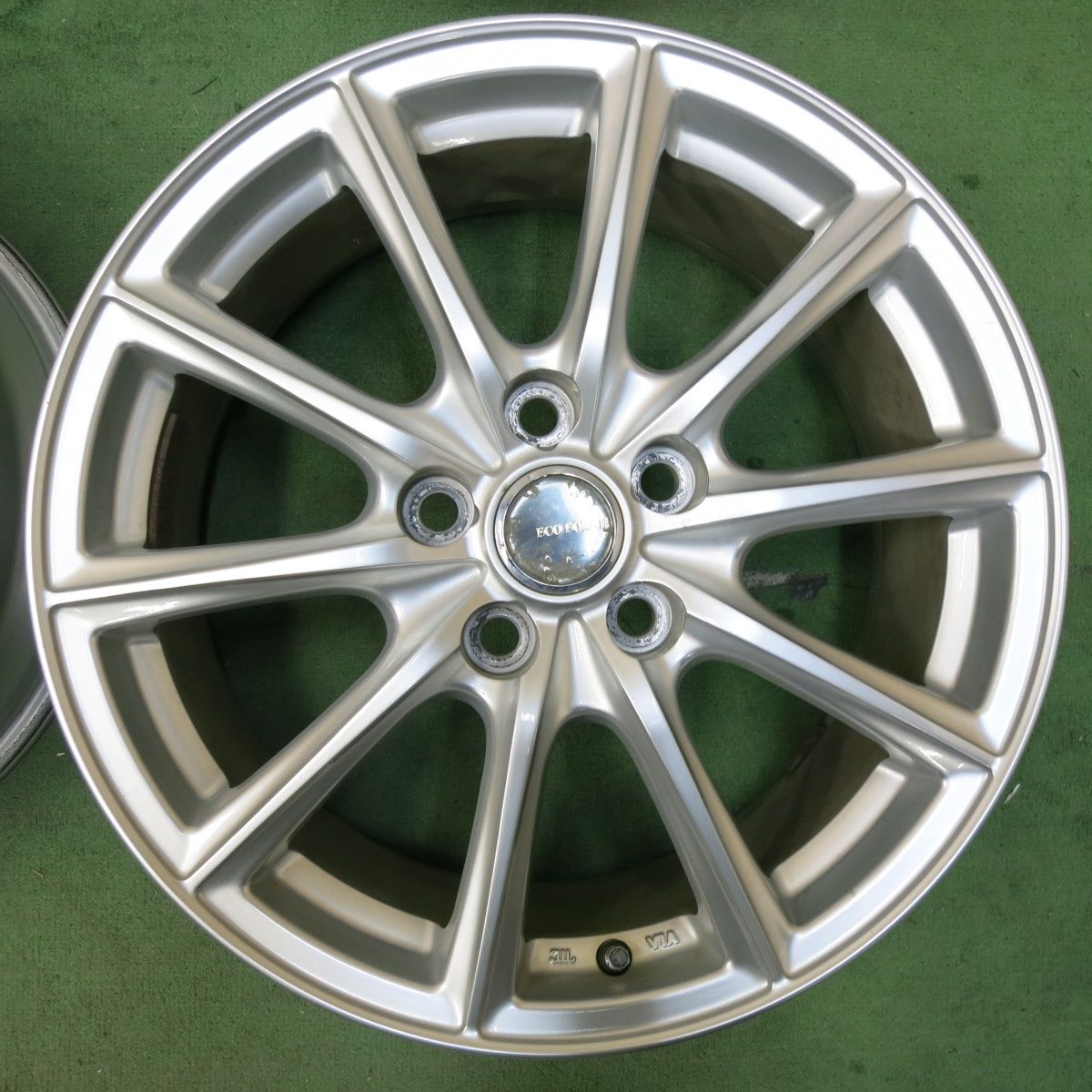 専用)トヨタ 220クラウンRS 前期 純正 18in 8J +45 1本目 専用)トヨタ 220クラウンRS 前期 純正 18in 8J +45 1本目 220