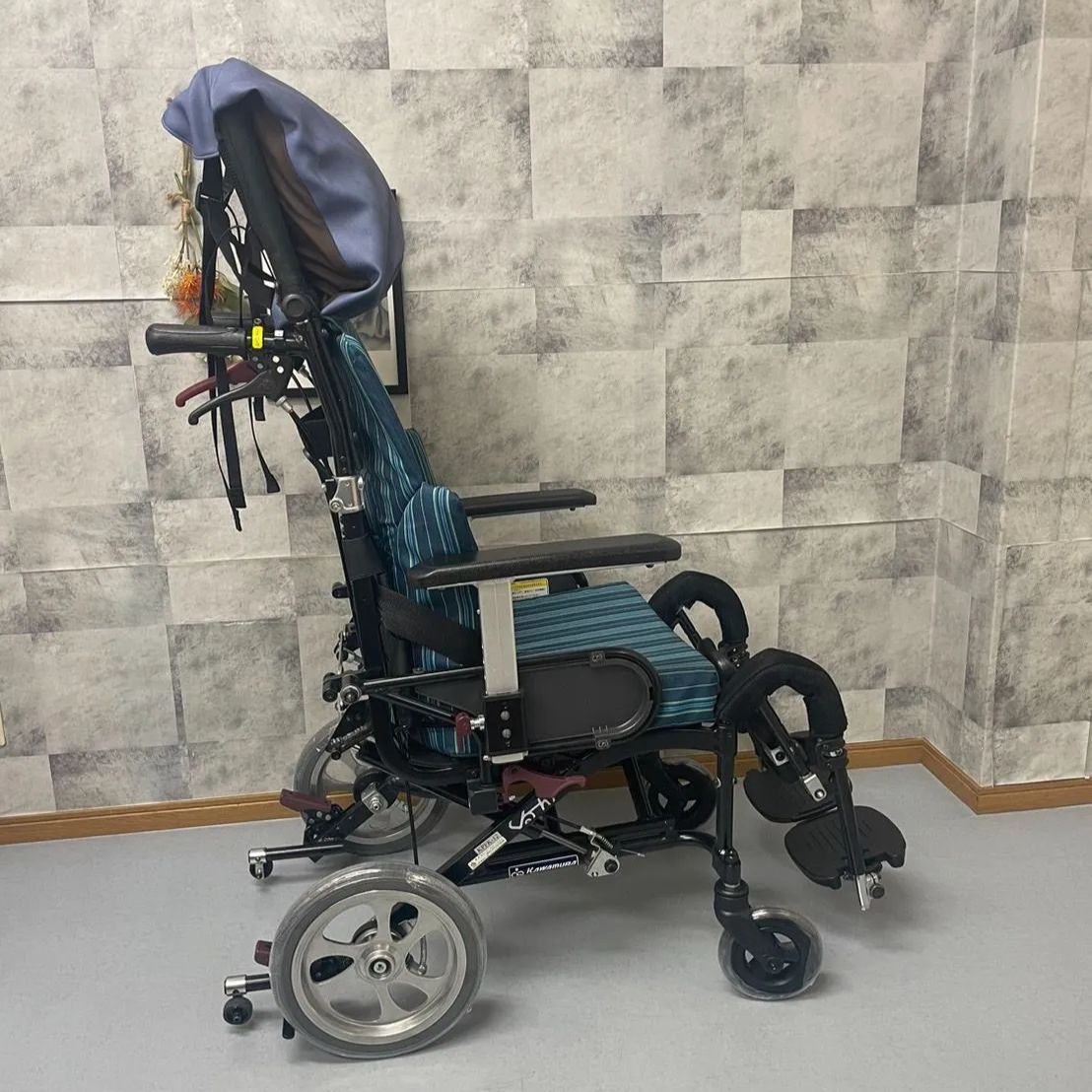 KPFK-12 くるーん KAWAMURA カワムラサイクル 介助型車椅子 ティルト 