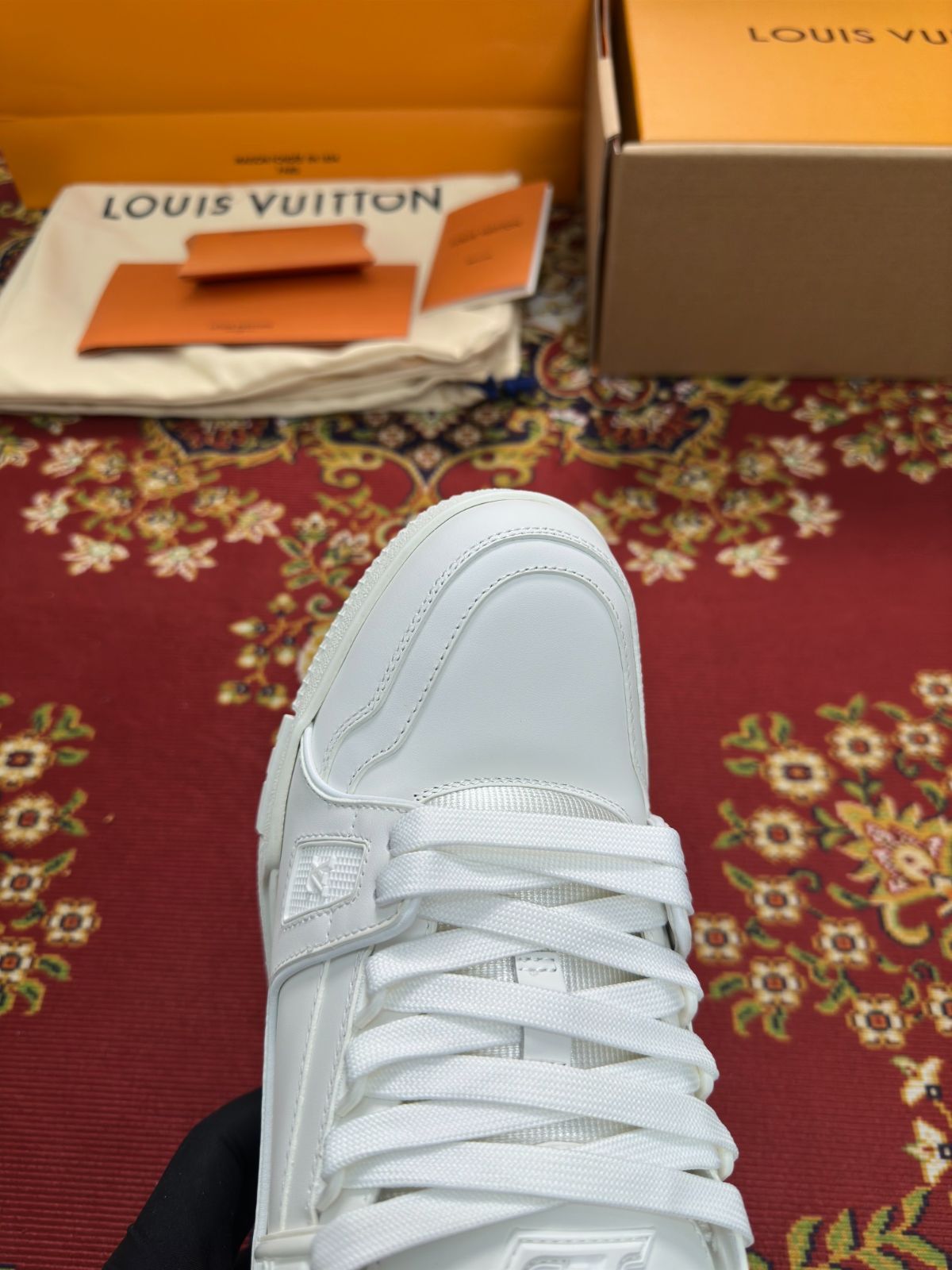 trainer 白い靴