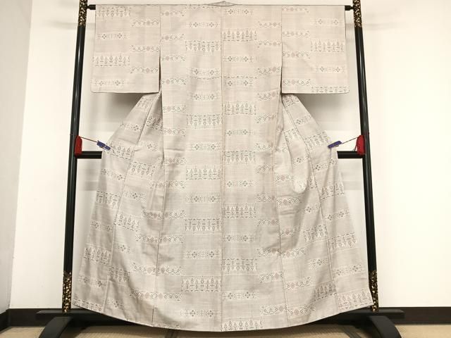 平和屋着物●本場大島紬　白大島　９マルキ　横段花文　正絹　逸品　未使用　AAAU0335np 平和屋着物○本場大島紬 白大島 9マルキ 横段花文 正絹 逸品 未使用