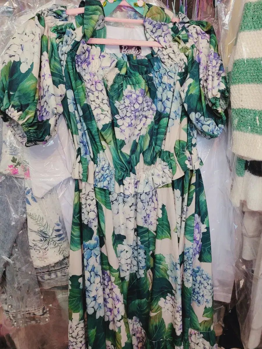 輸入アジサイワンピース