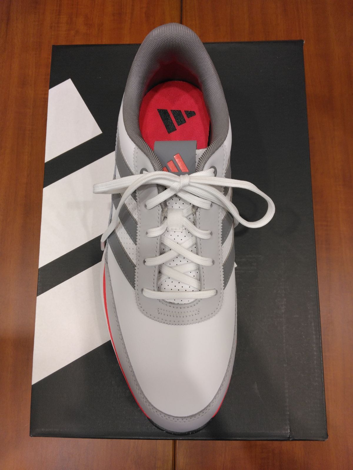 ゴルフシューズ