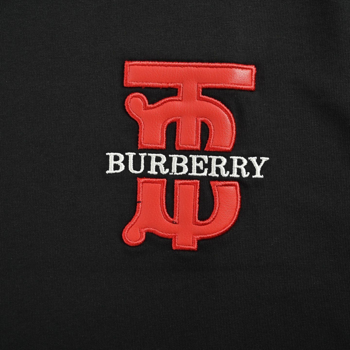【関送無料】 Burberry バーバリー ロゴパッチ Tシャツ 2024新作 バーバリー コピー Tシャツ 2色 ユニセックス 純綿
