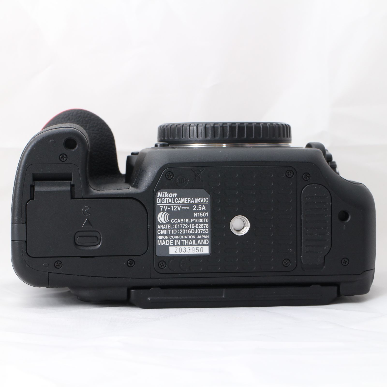 新品級 ニコン D5000 ショット数 4723枚 デジタル ボディ M491 新品級 ニコン D5000 デジタル ボディ ショット数 2,355枚 B891
