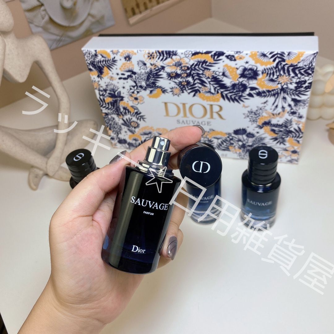 香水 ふみ イジュノ SAUVAGE Dior