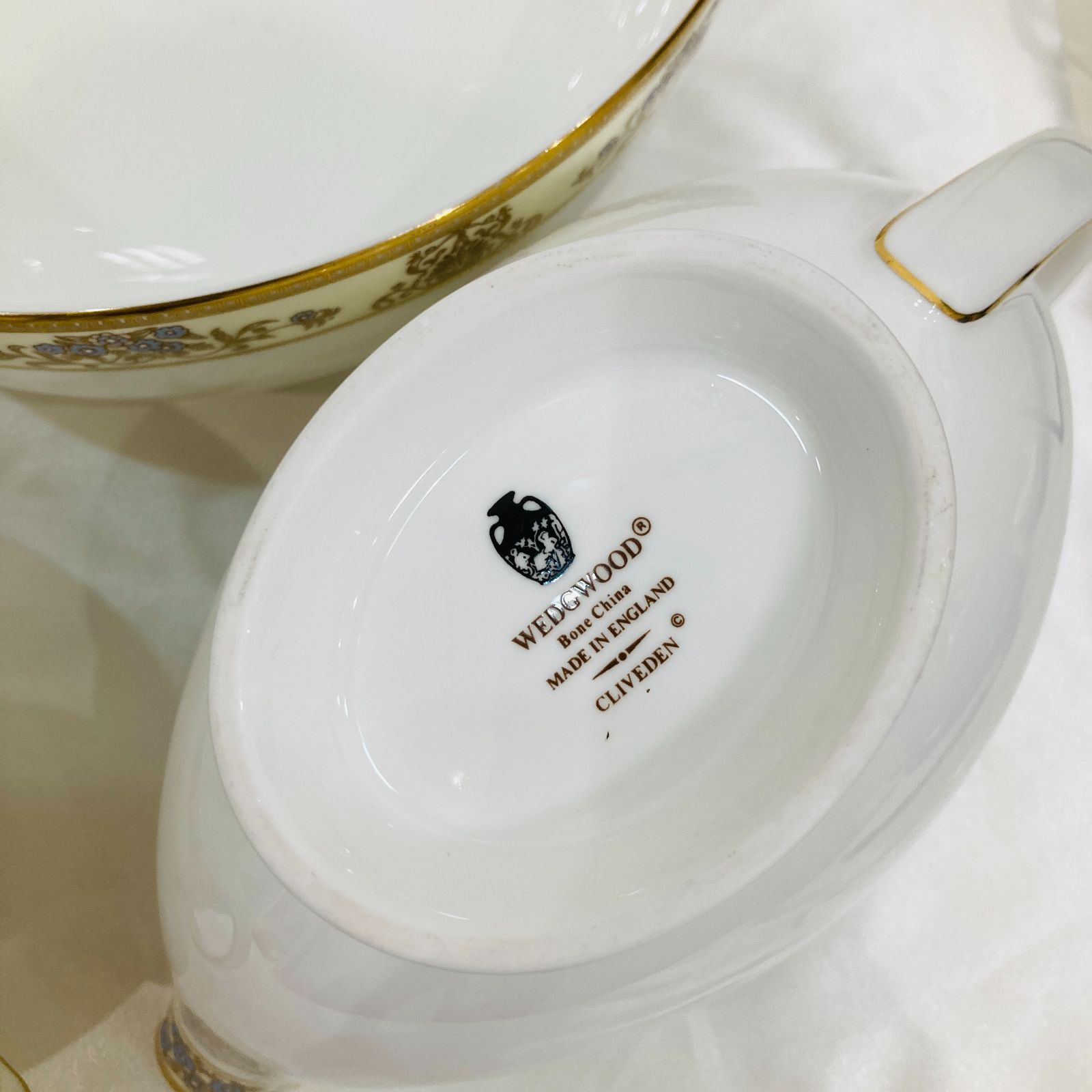 A【ヴィンテージ】 廃盤 ディナーセット 食器 wedgwood ウェッジウッド 旧刻印 英国製 クリブデン オーバルプレート ソースボード スタンド  サラダボウル スープカップ 33点 金彩 高級感 ブランド食器 - メルカリ