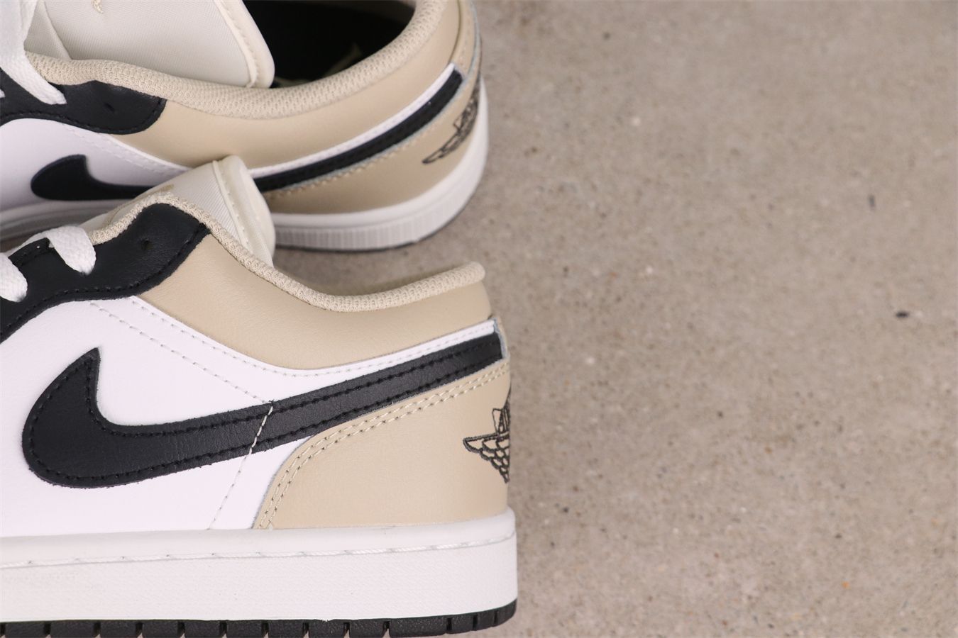 Nike Air Jordan 1 ホワイト/ブラウン 今日特価】Air Jordan / エア ジョーダン AJ1 ホワイトライト