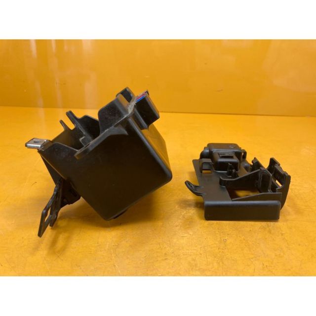 XZ 59338]@ホンダ HONDA スーパーカブ50 AA04-320 バッテリーカバー