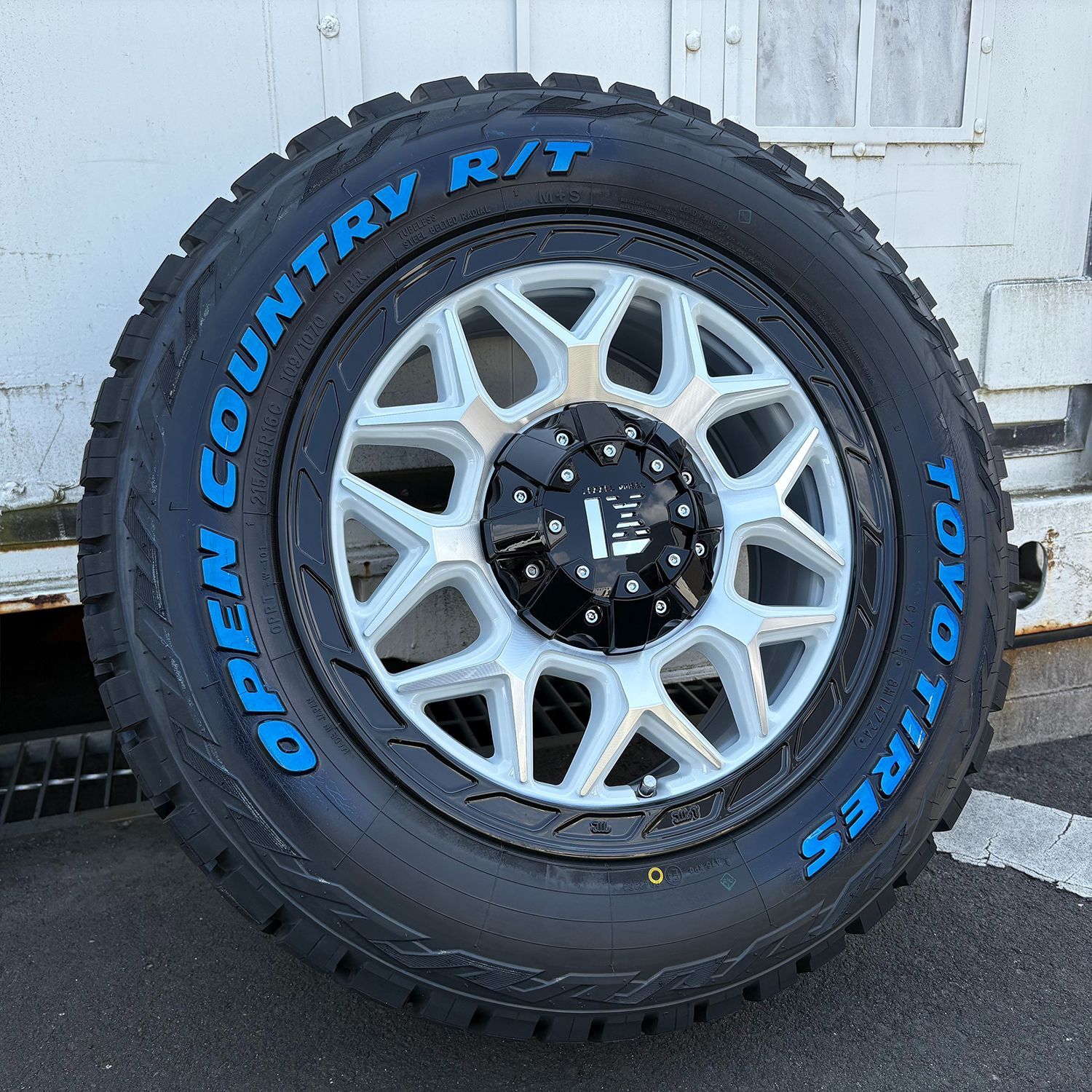 新品4本セット】車検対応 ハイエース 200系 レジアスエース 16インチ 