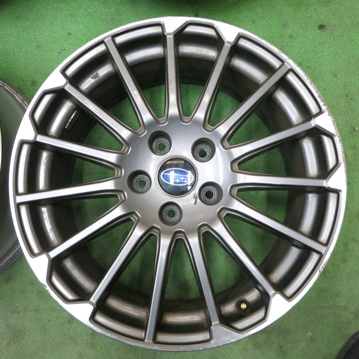 スバルレヴォーグSTIスポーツ 純正タイヤホイール18インチ4本