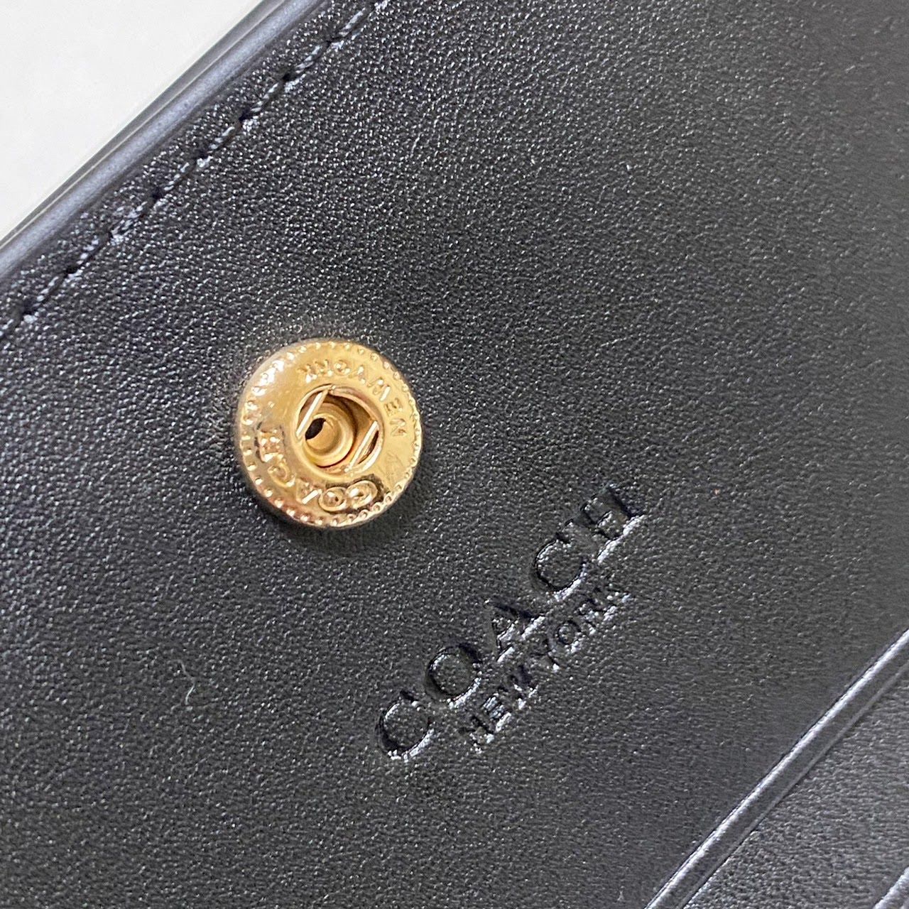 COACH 二つ折り財布 エンボス加工 スモールウォレット ブラック C7353