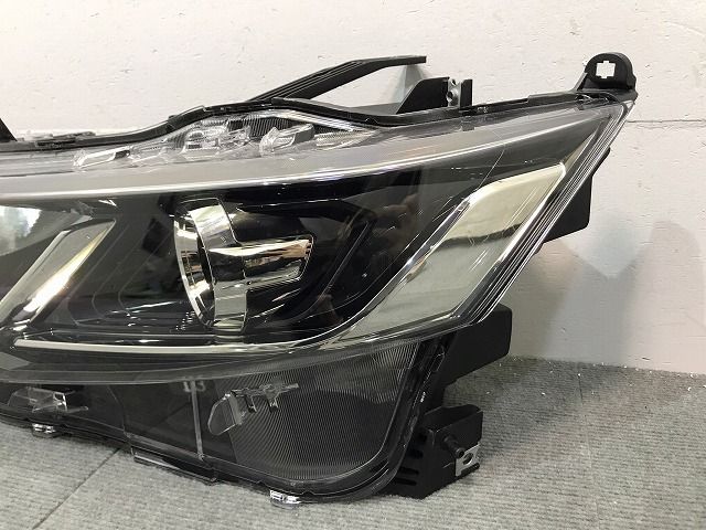 セレナ ハイウェイスター/C27/GC27/GFC27/GNC27/GFNC27 純正 前期 左