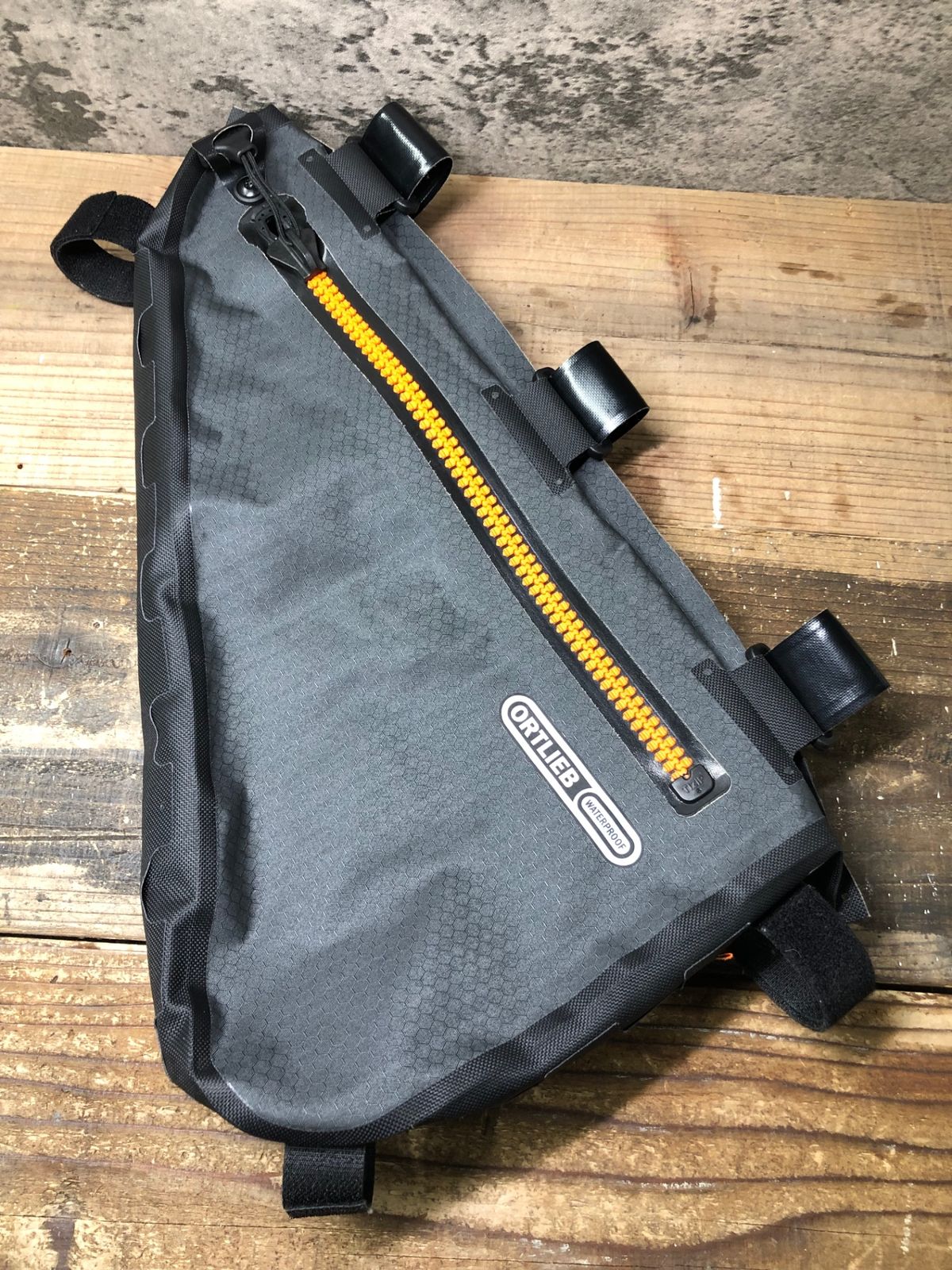 IU838 オルトリーブ ORTLIEB フレームバッグ グレー
