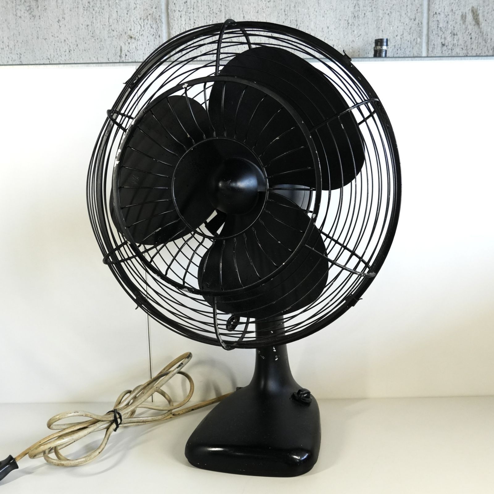 cinni スィンニー　レトロ雑貨　扇風機　黒 cinni スィンニー レトロ雑貨 扇風機 黒 【公式通販】